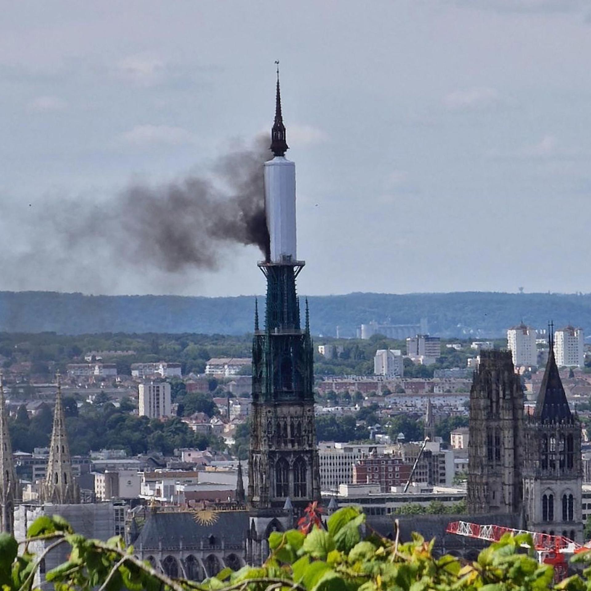 Brand Im Turm Der Kathedrale Von Rouen Aachener Zeitung